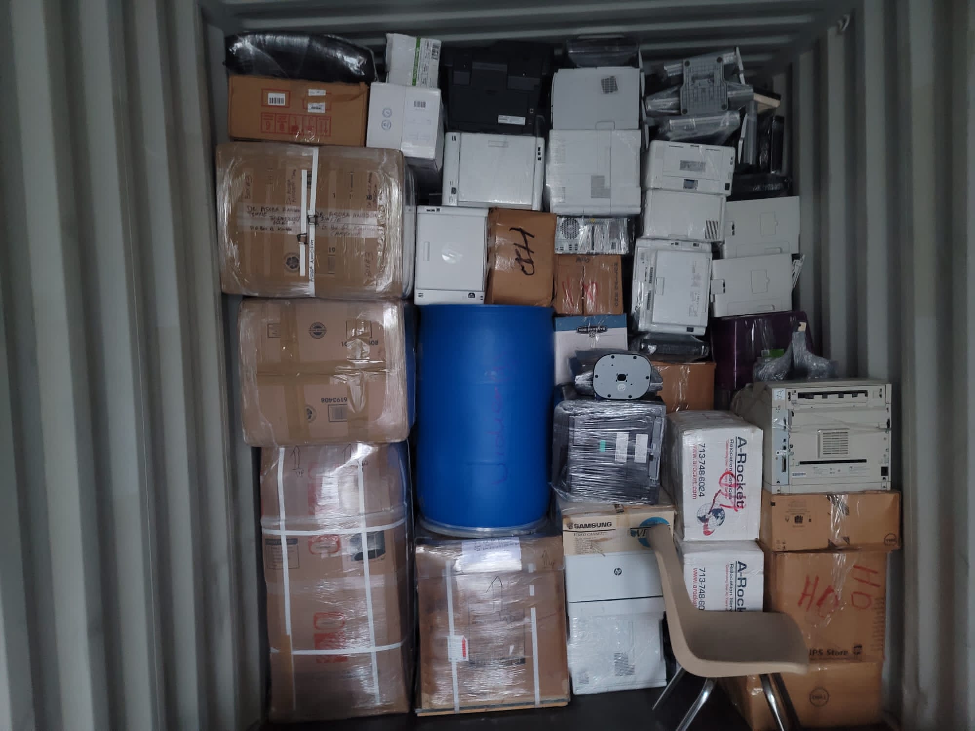 Cameroon-shipping-center (3)